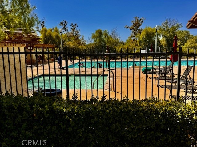 Detail Gallery Image 23 of 24 For 24081 Stone Creek Dr, Valencia,  CA 91354 - 3 Beds | 2/1 Baths