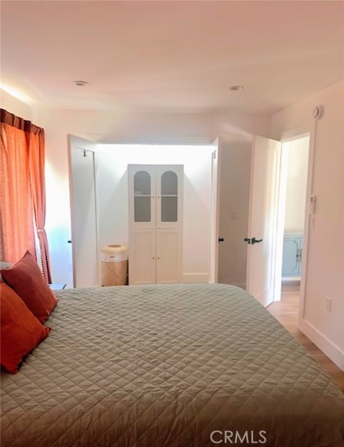 Detail Gallery Image 6 of 16 For 21054 Runnymede St, Canoga Park,  CA 91303 - 1 Beds | 1 Baths