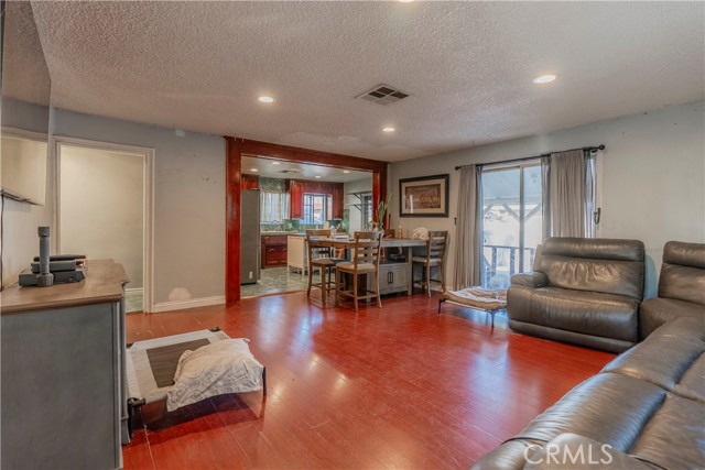 Detail Gallery Image 4 of 40 For 11602 Fellows Ave, Pacoima,  CA 91331 - 3 Beds | 2 Baths