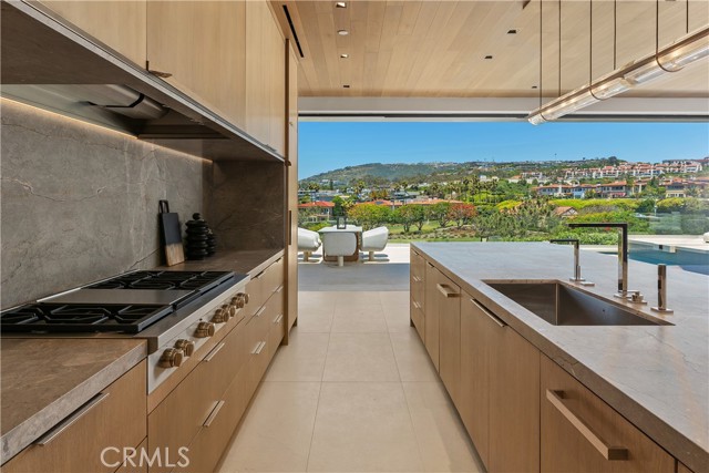 13 Ritz Cove Drive, Dana Point CA: https://media.crmls.org/medias/895b7e00-58b5-4632-8f77-a6976255d3f1.jpg