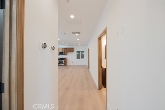 Detail Gallery Image 22 of 27 For 19617 Oxnard St, Tarzana,  CA 91356 - 3 Beds | 2 Baths