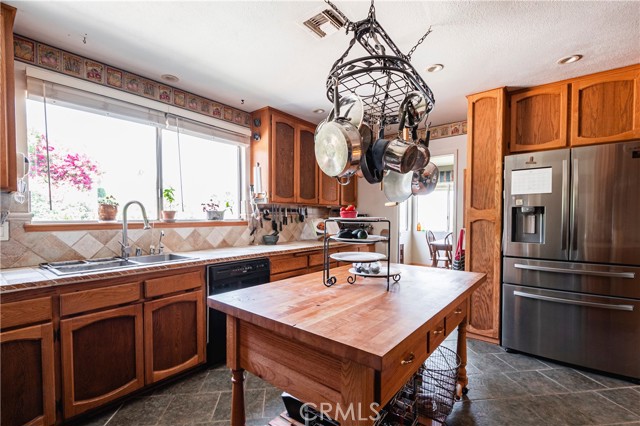 5535 Charlotte Lane, Jurupa Valley CA: https://media.crmls.org/medias/895beac2-17f3-4db8-8db1-d63d50de612e.jpg