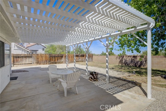 Detail Gallery Image 26 of 29 For 39726 Dover Dr, Palmdale,  CA 93551 - 3 Beds | 2/1 Baths