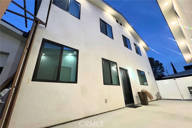 6502 Charlesworth, North Hollywood CA: https://media.crmls.org/medias/895c6530-690d-4794-bfce-7991e53c4855.jpg