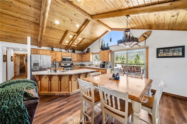 Detail Gallery Image 16 of 50 For 42728 Timberline, Big Bear Lake,  CA 92315 - 3 Beds | 3/1 Baths