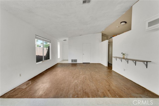 Detail Gallery Image 9 of 30 For 23865 Parkland Ave, Moreno Valley,  CA 92557 - 3 Beds | 2 Baths