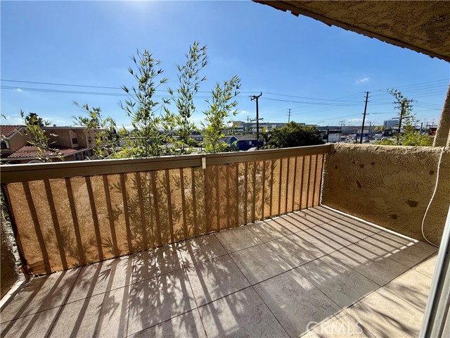 Detail Gallery Image 3 of 31 For 4727 W 147th St #202,  Lawndale,  CA 90260 - 2 Beds | 2 Baths