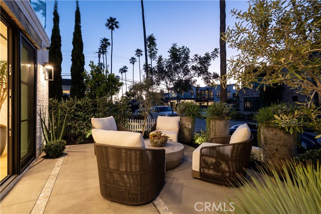 Detail Gallery Image 27 of 33 For 304 Goldenrod Ave, Corona Del Mar,  CA 92625 - 4 Beds | 3/2 Baths