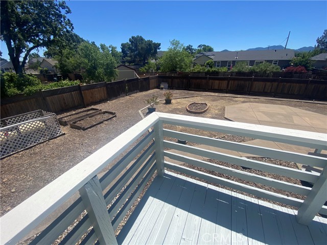 19491 Mountain Meadow S, Hidden Valley Lake CA: https://media.crmls.org/medias/895f39c3-8bf3-4996-8ad5-40405dc610cc.jpg