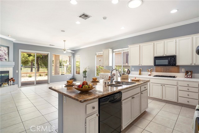 29365 Sparkling Drive, Menifee CA: https://media.crmls.org/medias/8960c126-ffab-4f23-9e0c-1d9b4a73249c.jpg