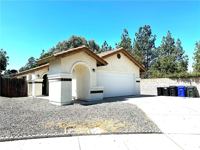 413 E James Street, Rialto CA: https://media.crmls.org/medias/8960f340-a435-4993-b293-608b0818c912.jpg