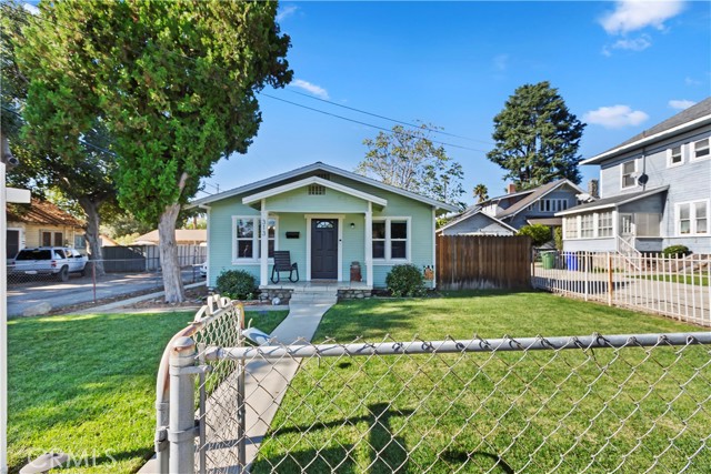 Detail Gallery Image 6 of 30 For 313 N 8th, Upland,  CA 91786 - 2 Beds | 1/1 Baths