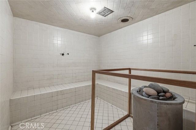 Detail Gallery Image 34 of 50 For 5330 Lindley Ave #305,  Encino,  CA 91316 - 2 Beds | 2 Baths