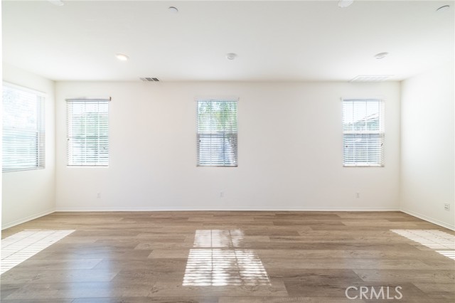 8770 Festival Street, Chino CA: https://media.crmls.org/medias/89615d35-18d2-47ae-992a-261b4984ae1a.jpg