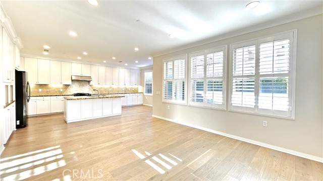 Detail Gallery Image 4 of 29 For 135 Overbrook, Irvine,  CA 92620 - 3 Beds | 2/1 Baths