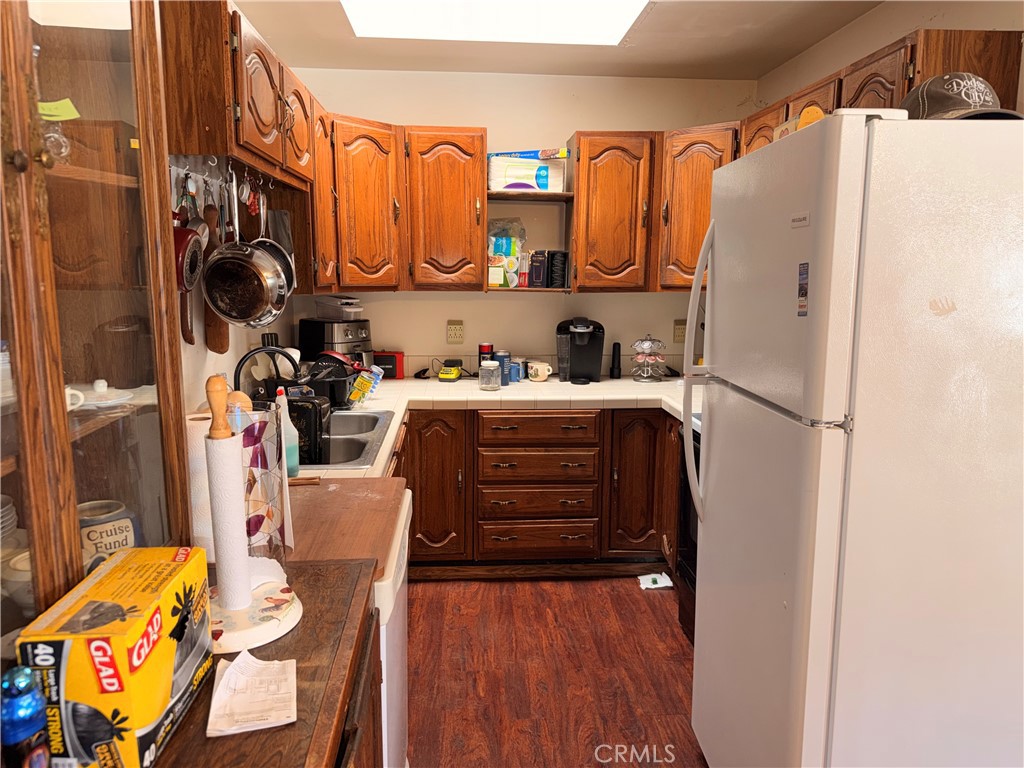 https://media.crmls.org/medias/8962a9bc-937b-4d0b-a534-032bd06e762a.jpg?preset=X-Large