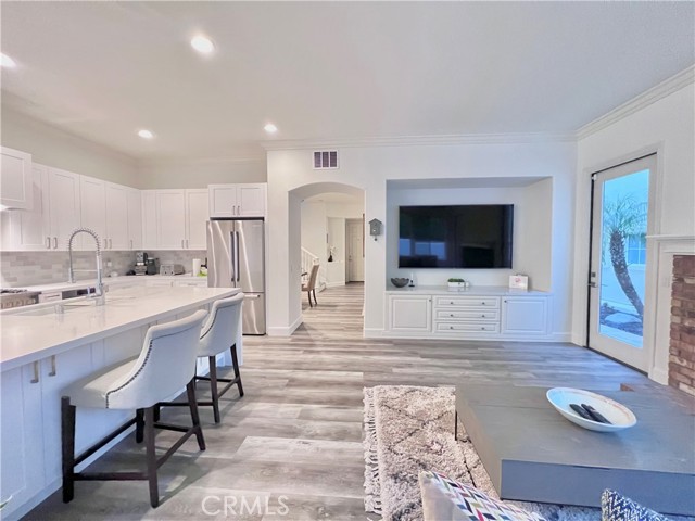 Detail Gallery Image 6 of 19 For 3658 Calle Jazmin, Calabasas,  CA 91302 - 4 Beds | 2/1 Baths