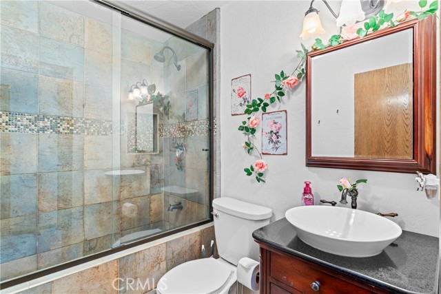 Image 22 of 52 For 27528 Ashwood Lane