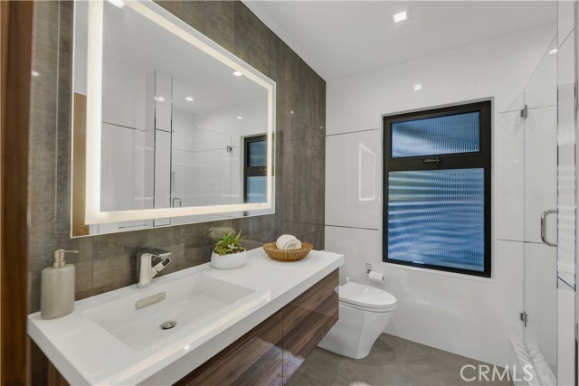 Image 38 of 75 For 4032 Rogen Drive