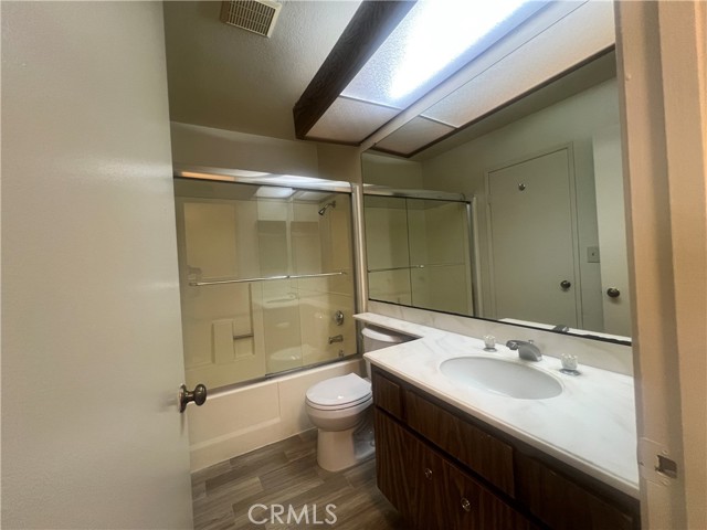 936 Fairway Drive, Colton CA: https://media.crmls.org/medias/89640387-f4c4-45bb-88ad-fa9a4b589449.jpg