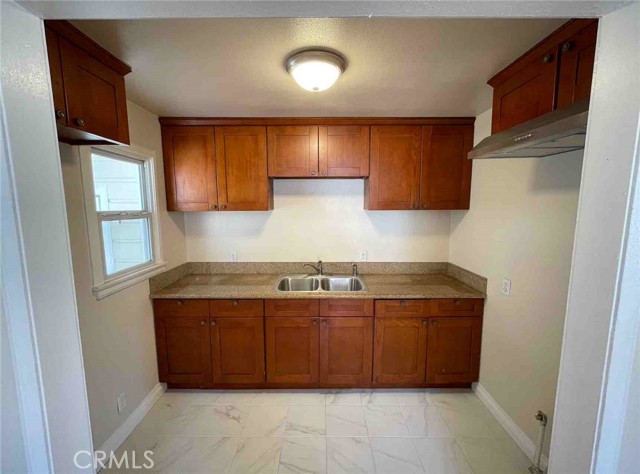 Detail Gallery Image 10 of 44 For 4704 W 160th St, Lawndale,  CA 90260 - – Beds | – Baths