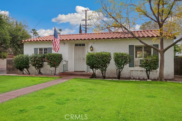 331 W 25th Street, San Bernardino CA: https://media.crmls.org/medias/89643539-dc0b-46fe-abdc-d7135bd13458.jpg