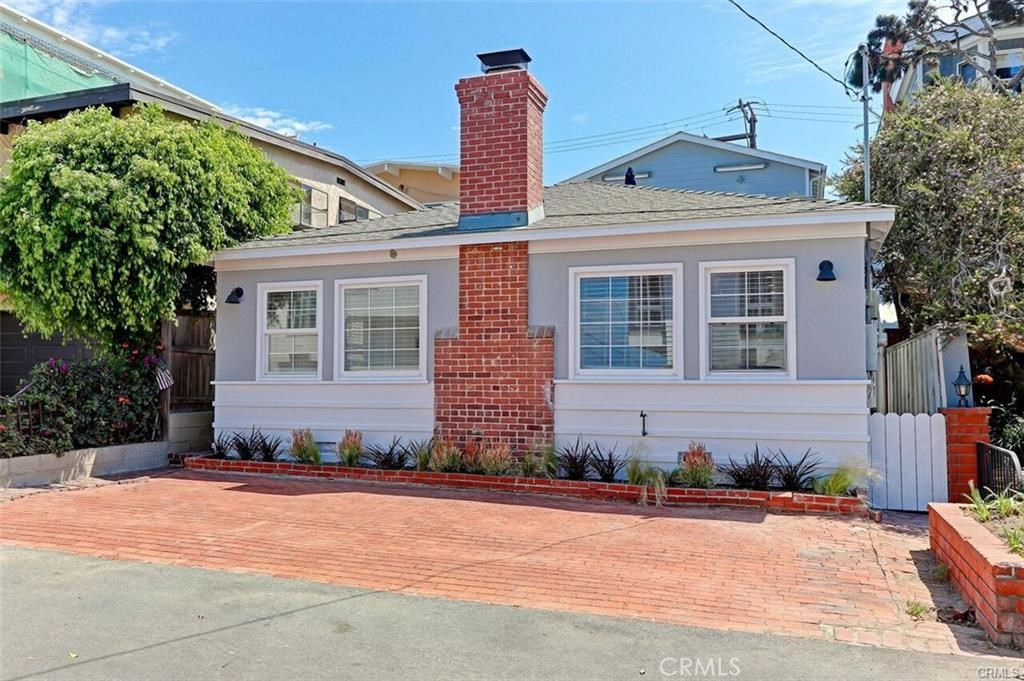 2608 Alma Avenue Manhattan Beach, California Cutest beach pad EVER!!....remodeled single family beach cottage just 3 blocks to the beach and close to downtown, award school, and parks. Perfect location. Washer and dryer, forced air, small backyard, fireplace, hardwood floors, recessed lighting, large living area, new kitchen and bath. 4 CAR BEACH PARKING (no garage). Pets okay. apply here-https://apply.link/3EydrQU