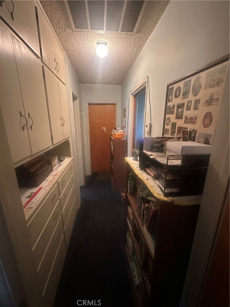 https://media.crmls.org/medias/8965eac6-4376-490e-b969-b34ac94b21e0.jpg?preset=X-Large