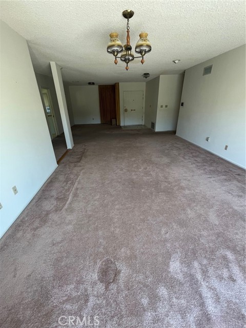 Detail Gallery Image 4 of 12 For 22336 Mobile St, Woodland Hills,  CA 91303 - 3 Beds | 2 Baths