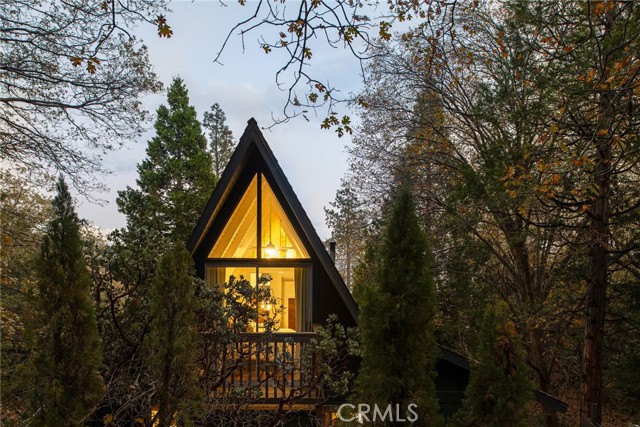 Detail Gallery Image 30 of 32 For 27582 North Bay, Lake Arrowhead,  CA 92352 - 3 Beds | 2 Baths