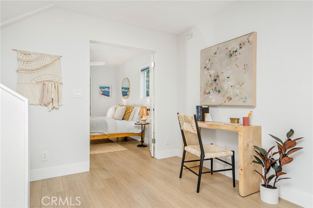 927 6th Street, Hermosa Beach CA: https://media.crmls.org/medias/8966f0ed-818a-42fc-b743-6684157ff855.jpg