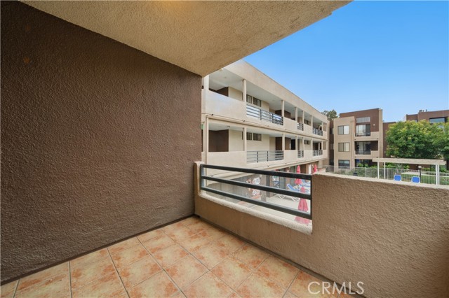 Detail Gallery Image 7 of 35 For 7826 Topanga Canyon Bld #218,  Canoga Park,  CA 91304 - 2 Beds | 2 Baths