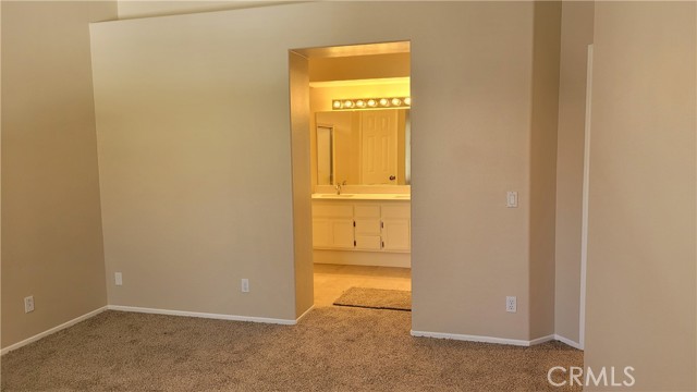 9 Camino Del Oro, Rancho Santa Margarita CA: https://media.crmls.org/medias/89678152-b4f0-41ef-ba54-5f6d57426ff4.jpg