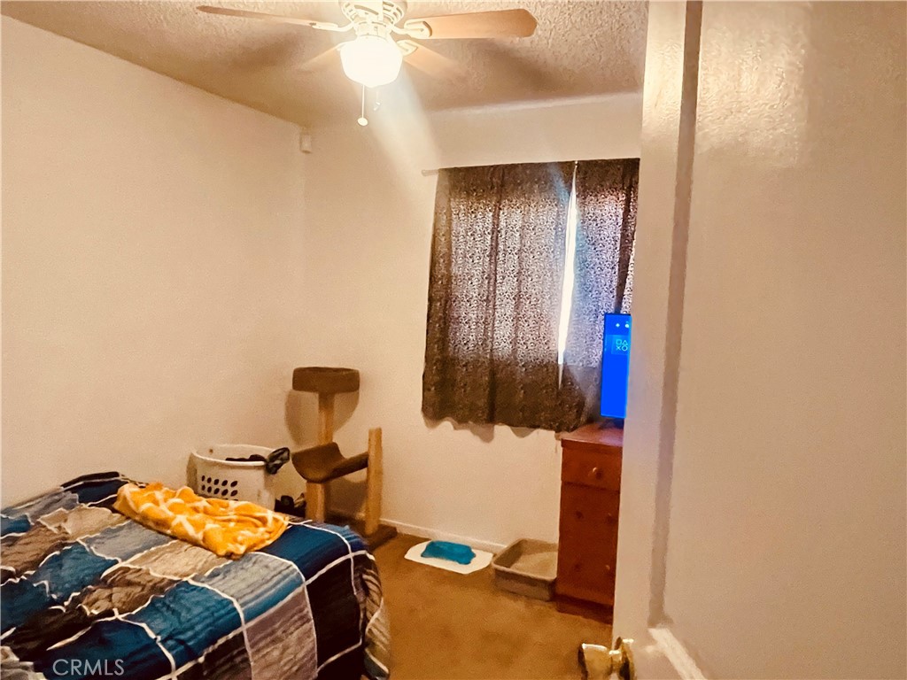 https://media.crmls.org/medias/8967e30c-99c5-40aa-81a6-4d6161374ebc.jpg?preset=X-Large