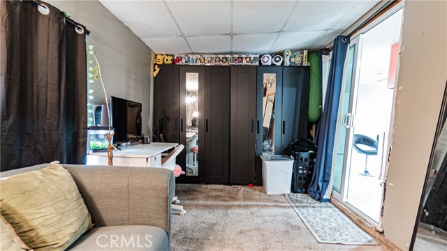 931 N Eucalyptus Avenue, Rialto CA: https://media.crmls.org/medias/8967e99a-196b-4db1-a072-5968a3993650.jpg