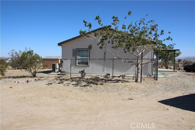 Detail Gallery Image 13 of 36 For 5773 Neptune Rd, Joshua Tree,  CA 92252 - 3 Beds | 2 Baths