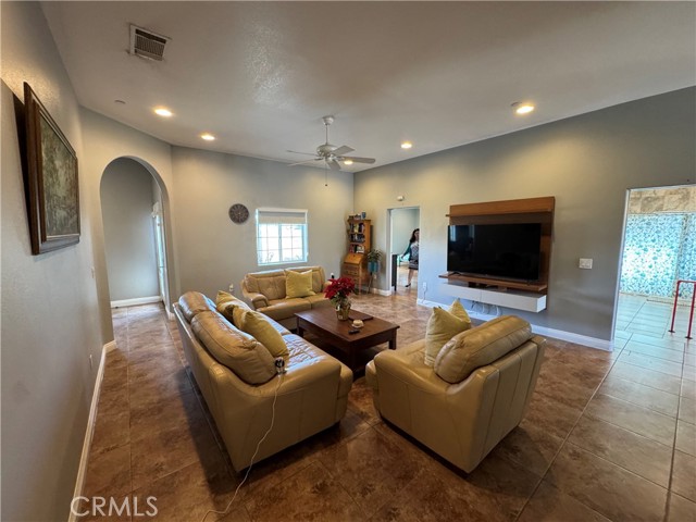 Detail Gallery Image 16 of 19 For 699 Winners Cir, San Jacinto,  CA 92582 - 5 Beds | 2 Baths
