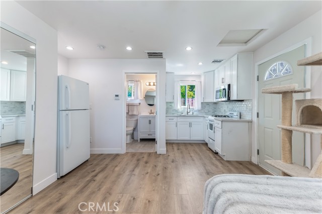Detail Gallery Image 26 of 30 For 7954 Radford Ave, North Hollywood,  CA 91605 - 3 Beds | 2 Baths