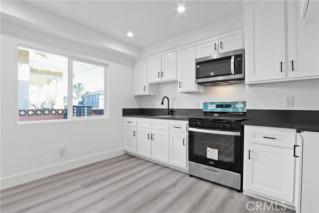 Detail Gallery Image 7 of 10 For 342 W 11th St #342,  San Pedro,  CA 90731 - 2 Beds | 1 Baths