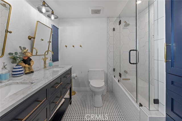 412 Colton Street, Newport Beach CA: https://media.crmls.org/medias/8969a16e-dfd2-4bcc-b3cb-026da85dbaf0.jpg