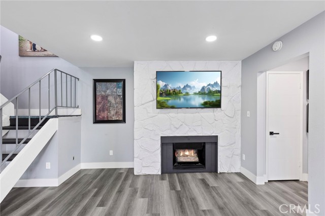 Detail Gallery Image 7 of 25 For 2215 E Avalon, Santa Ana,  CA 92705 - 3 Beds | 2 Baths