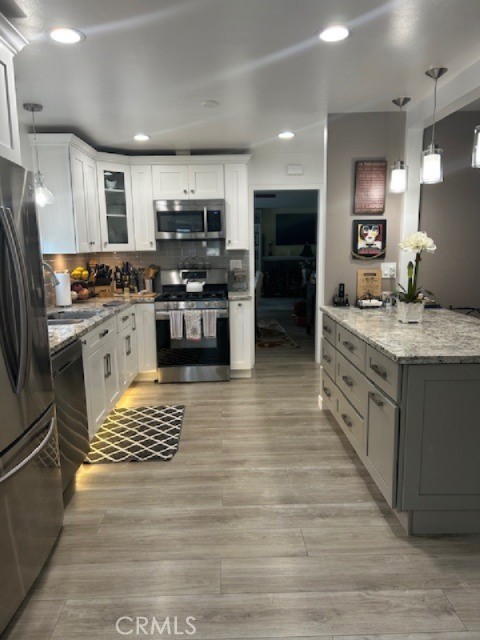 Detail Gallery Image 4 of 7 For 8721 Farralone, West Hills,  CA 91304 - 4 Beds | 3 Baths