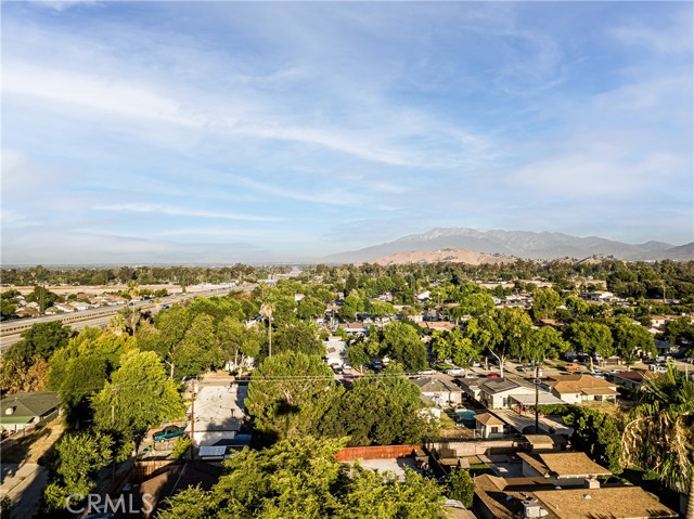 2983 N Alameda Avenue, San Bernardino CA: https://media.crmls.org/medias/896bed9a-a42f-498c-9d6f-1f7c019938c1.jpg