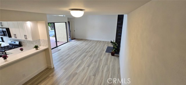 1364 Park Plaza Drive, Long Beach CA: https://media.crmls.org/medias/896c0d8e-4f03-485e-810b-7c356ca8b267.jpg