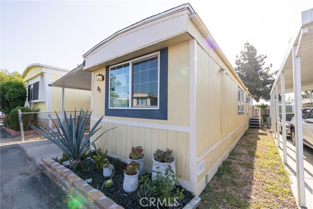 780 E 9th St, San Bernardino CA: https://media.crmls.org/medias/896c6b19-4a48-4afc-be4f-e44489431979.jpg