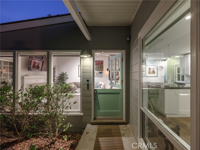 Detail Gallery Image 3 of 26 For 768 26th St, Manhattan Beach,  CA 90266 - 3 Beds | 2 Baths