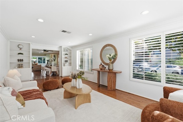 5512 W Paseo Del Lago, Laguna Woods CA: https://media.crmls.org/medias/896f5273-69aa-4d3d-907a-a90655481abf.jpg