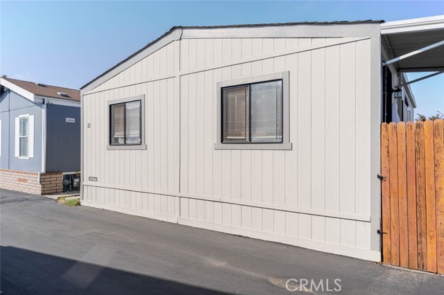 Detail Gallery Image 5 of 15 For 7560 Woodman Pl #65,  Van Nuys,  CA 91405 - 2 Beds | 1 Baths