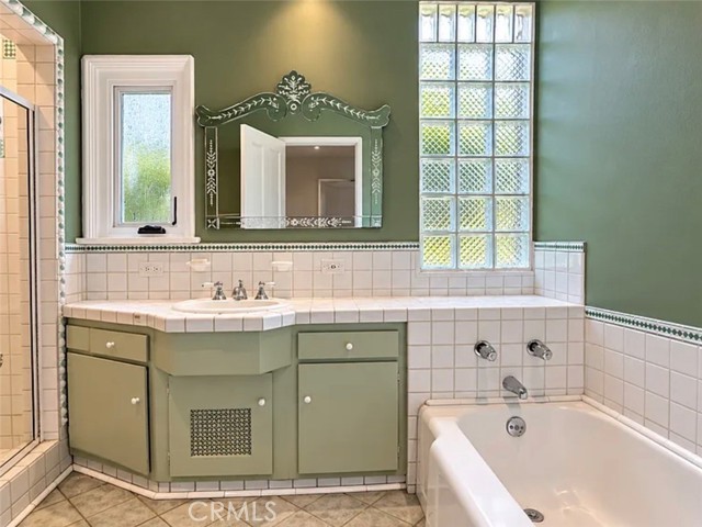 6548 Colbath photo 21