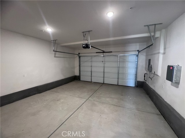 Detail Gallery Image 6 of 18 For 33313 Riverside, Lake Elsinore,  CA 92530 - 4 Beds | 3 Baths